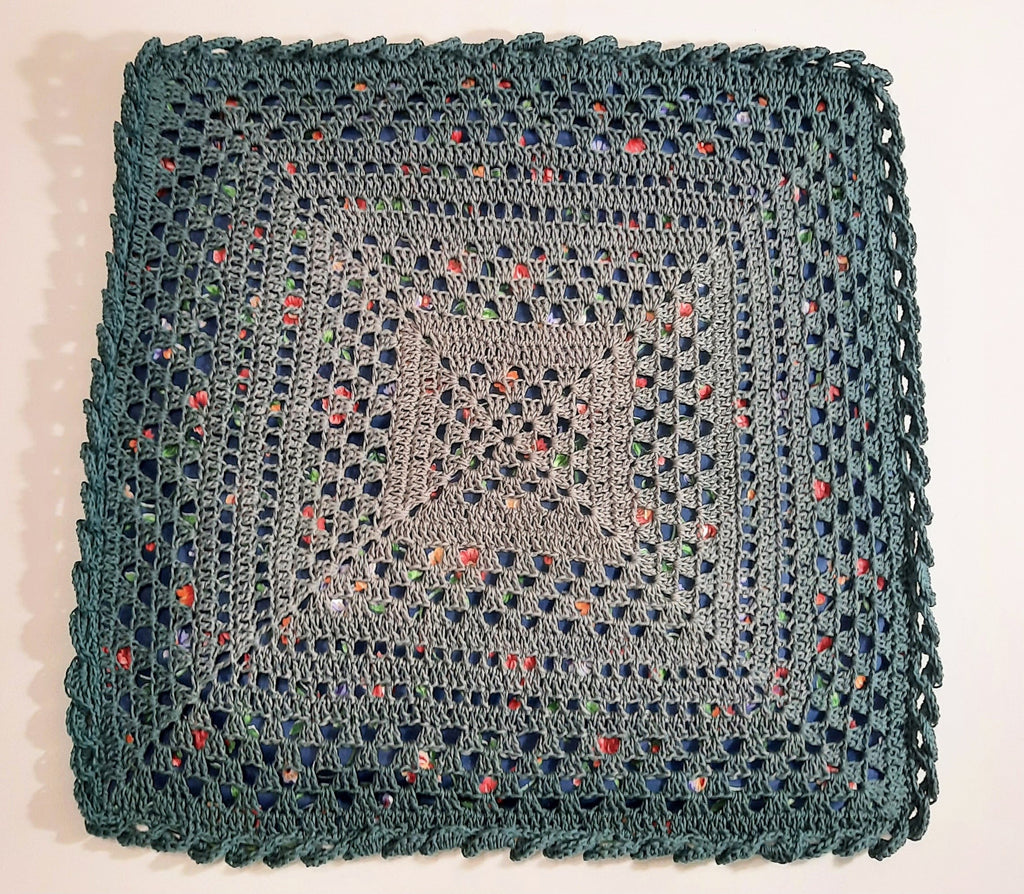 Crocheted front pillow cover: Size: 18"x18"