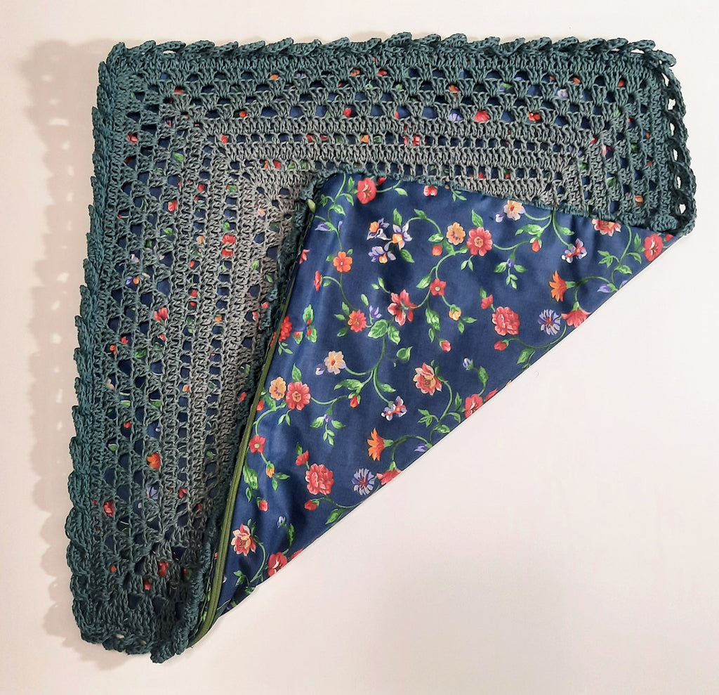 Crocheted front pillow cover: Size: 18"x18"