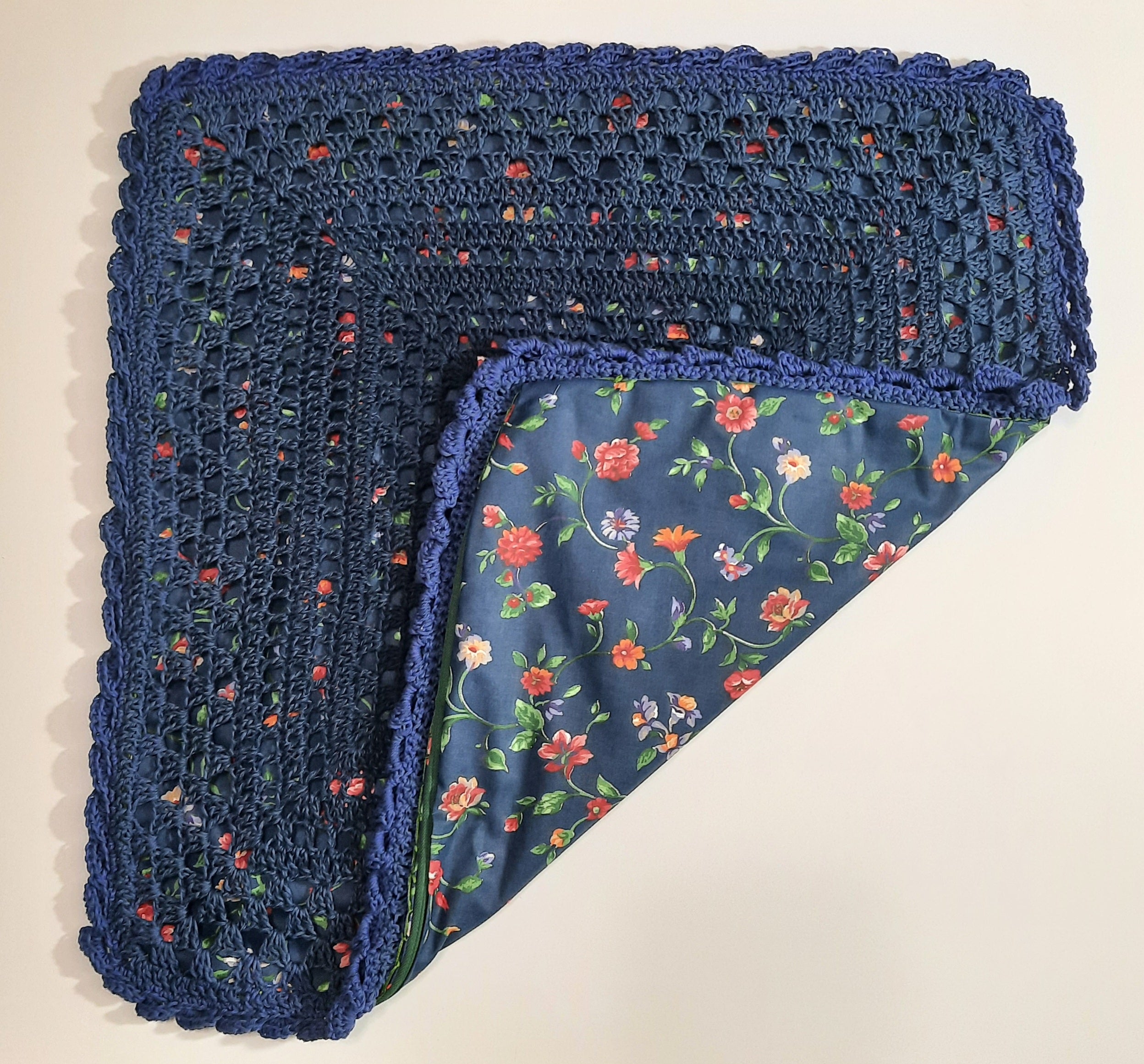 Crocheted front pillow cover: Size: 18"x18"