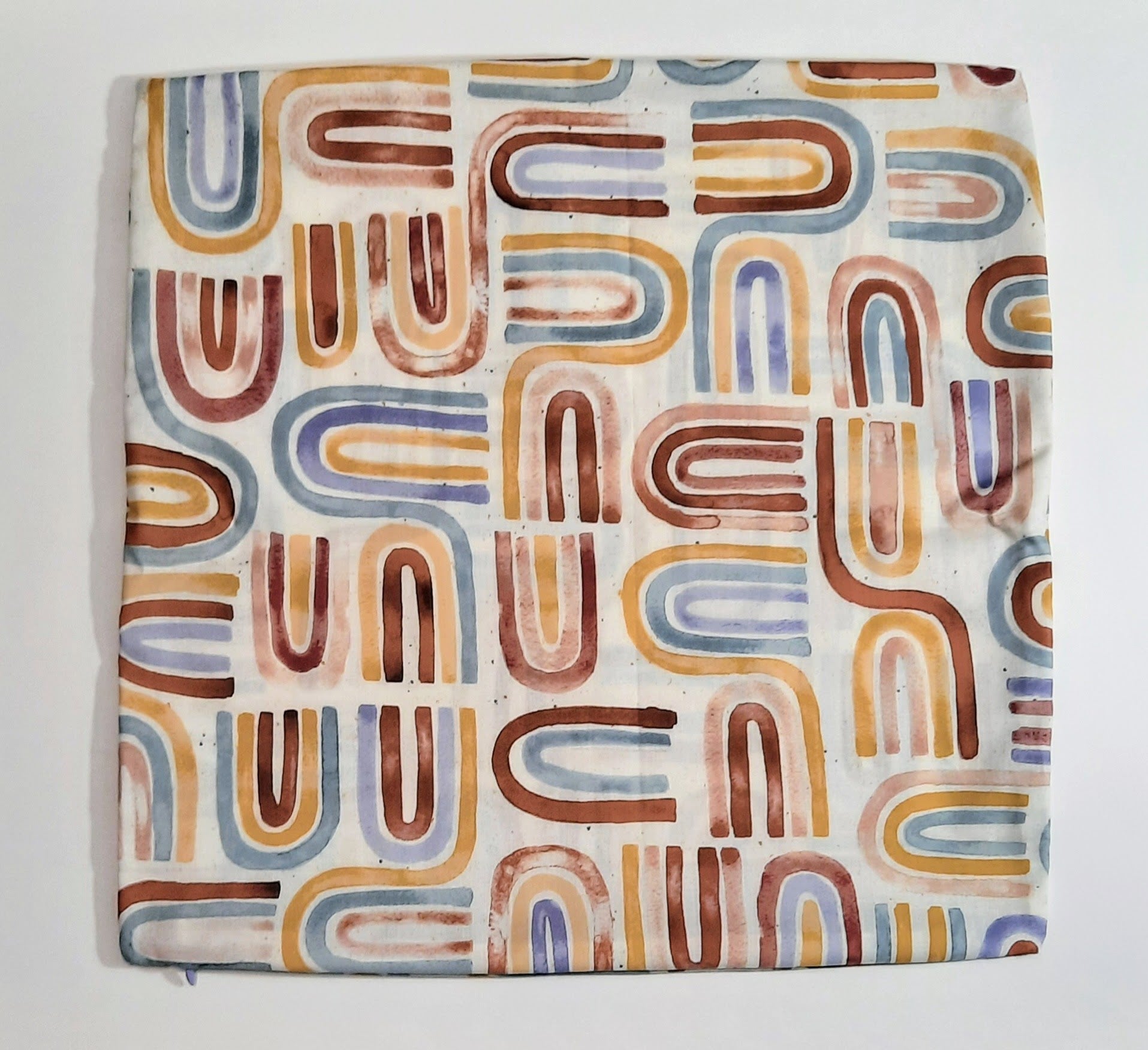 Abstract pillow cover. Size: 18"x18"