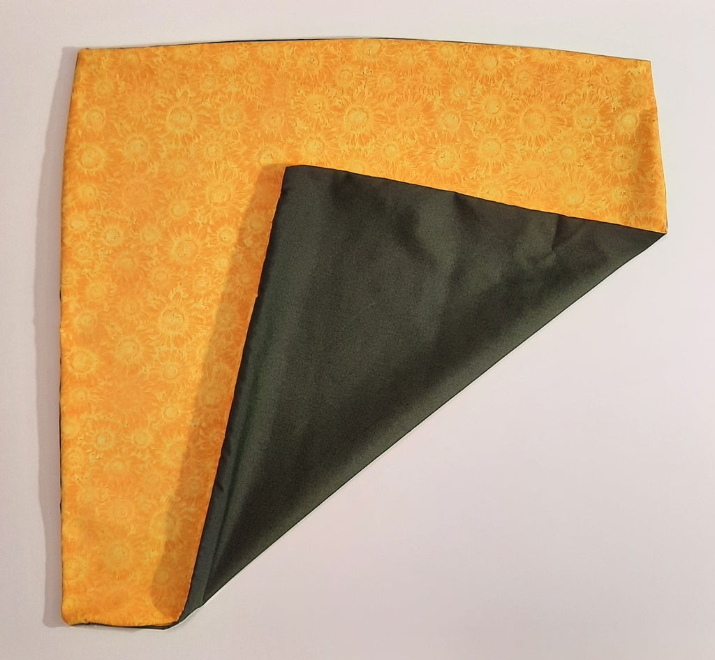 Sunflower pillow cover. Size: 18"x18"