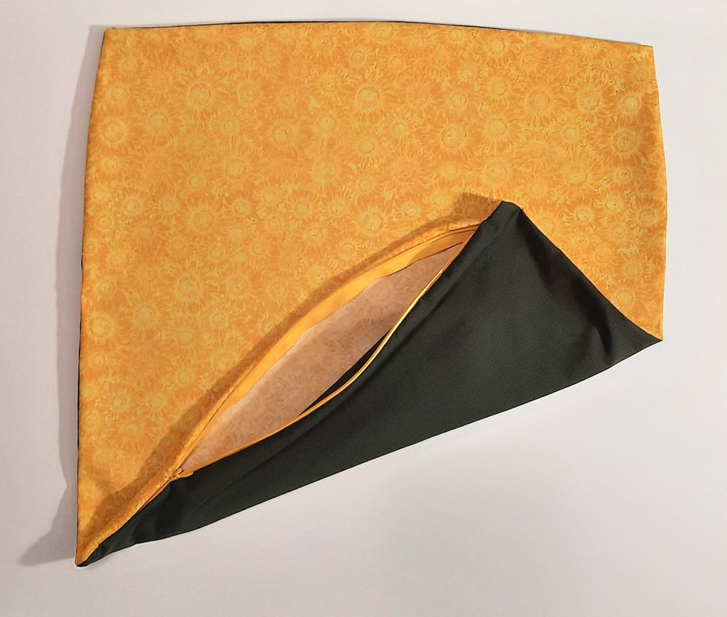 Sunflower pillow cover. Size: 18"x18"