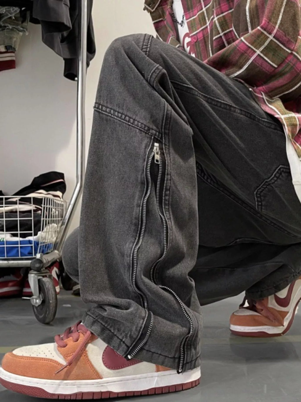 Men's Full Size Zipper Detail Relaxed Fit Jeans Plus Size
