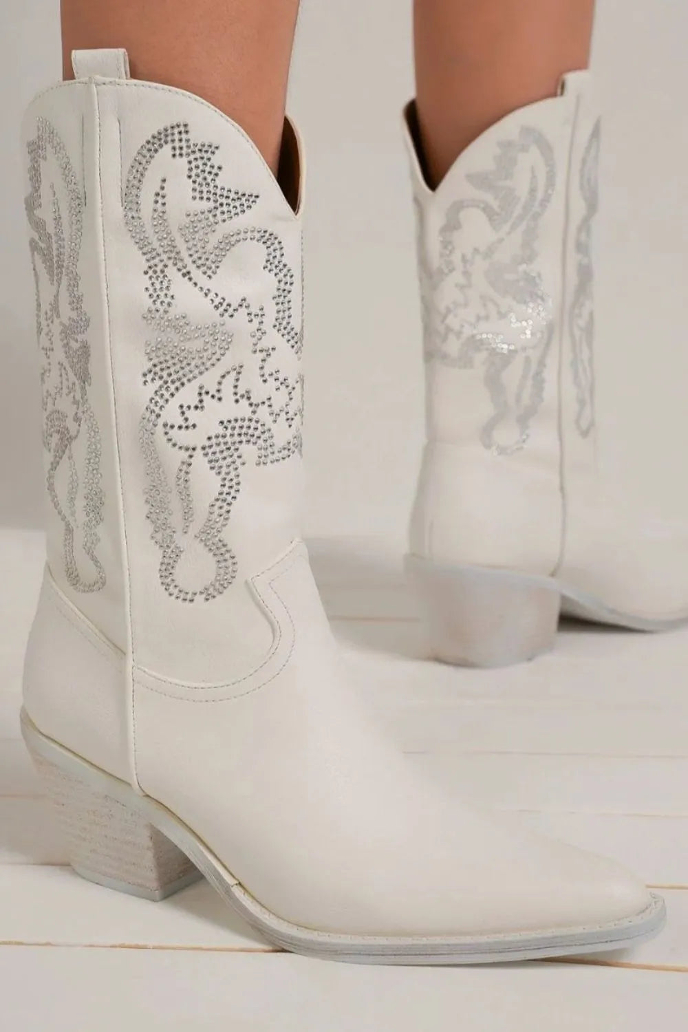 Fashion Rhinestone Detail Point Toe Boots