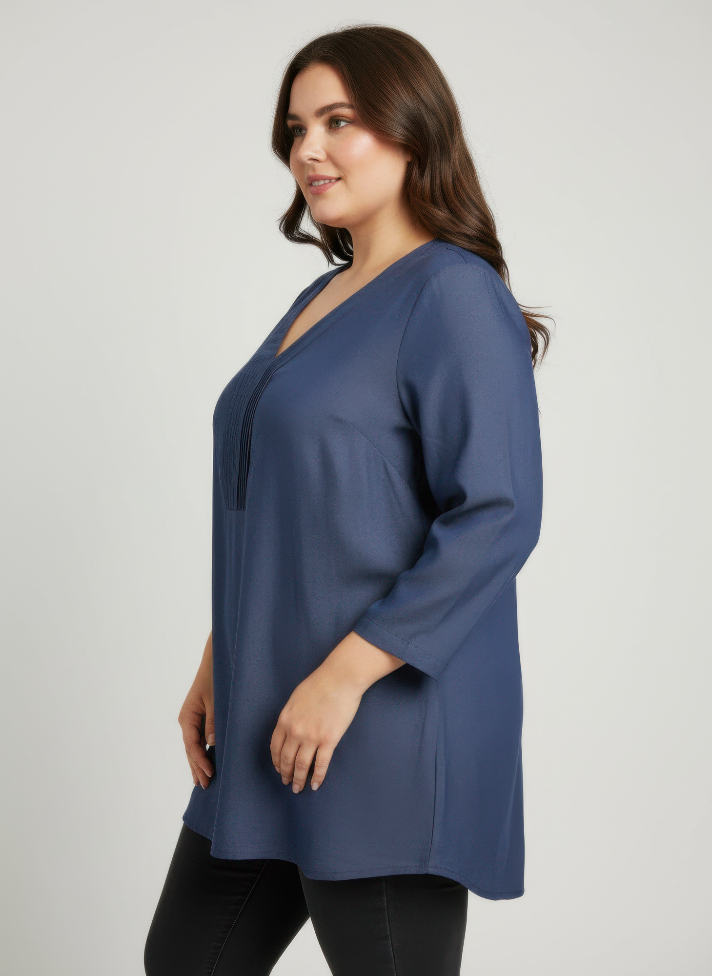 Pleated V-neck Three-quarter Sleeve Knit Top