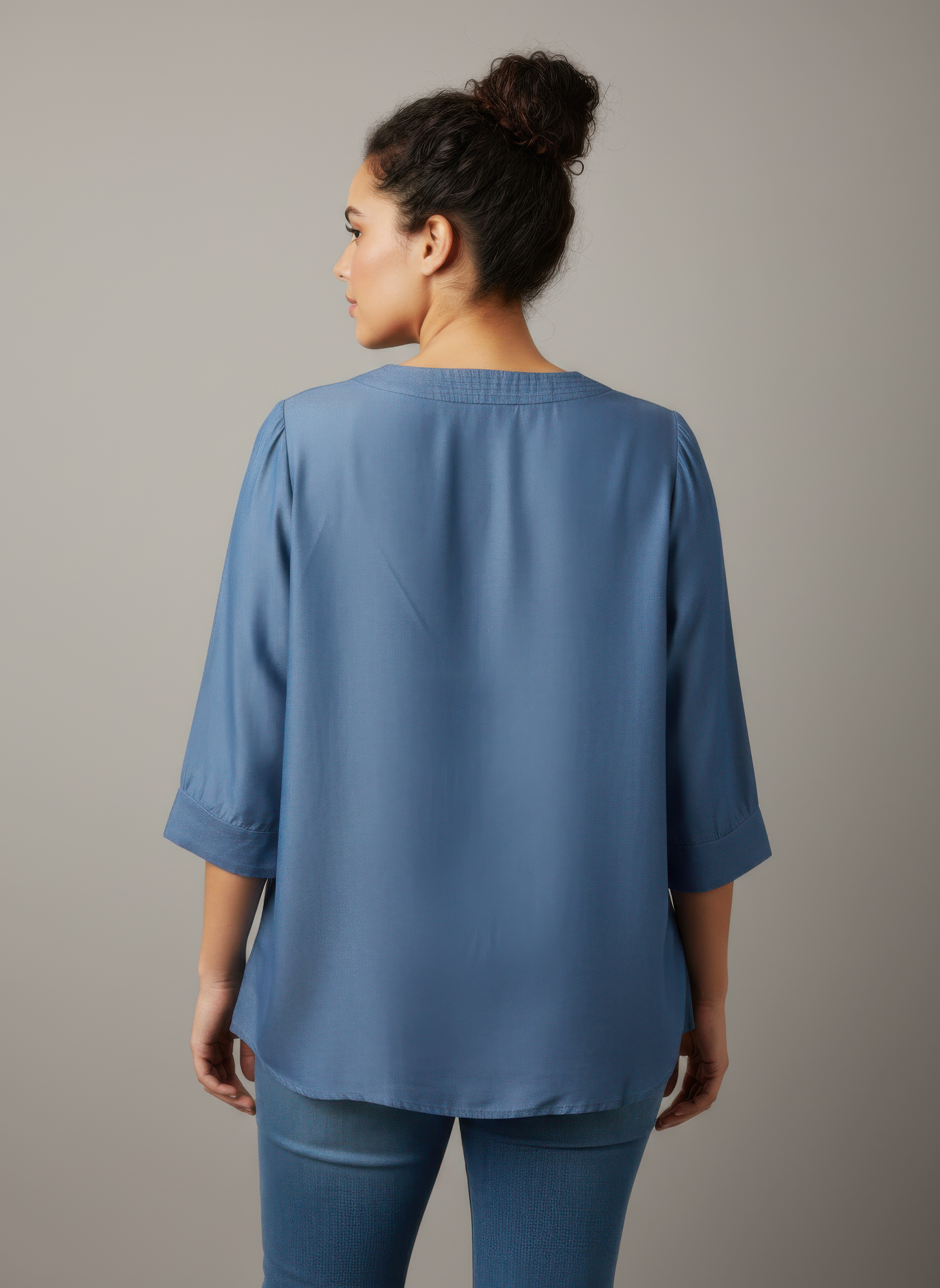Pleated V-neck Three-quarter Sleeve Knit Top