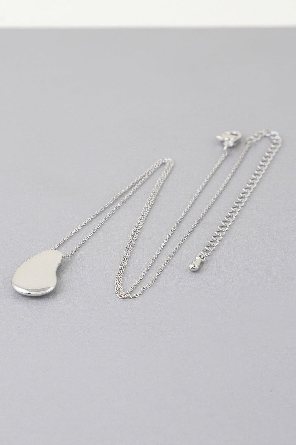 Modern Teardrop Chain Necklace