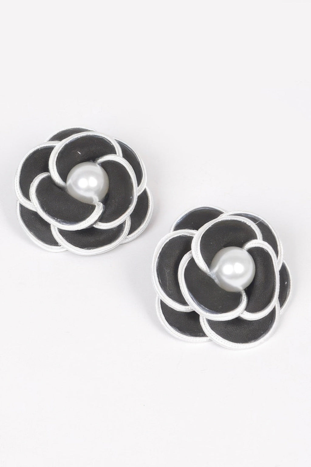 Faux Pearl Flower Stud Earring