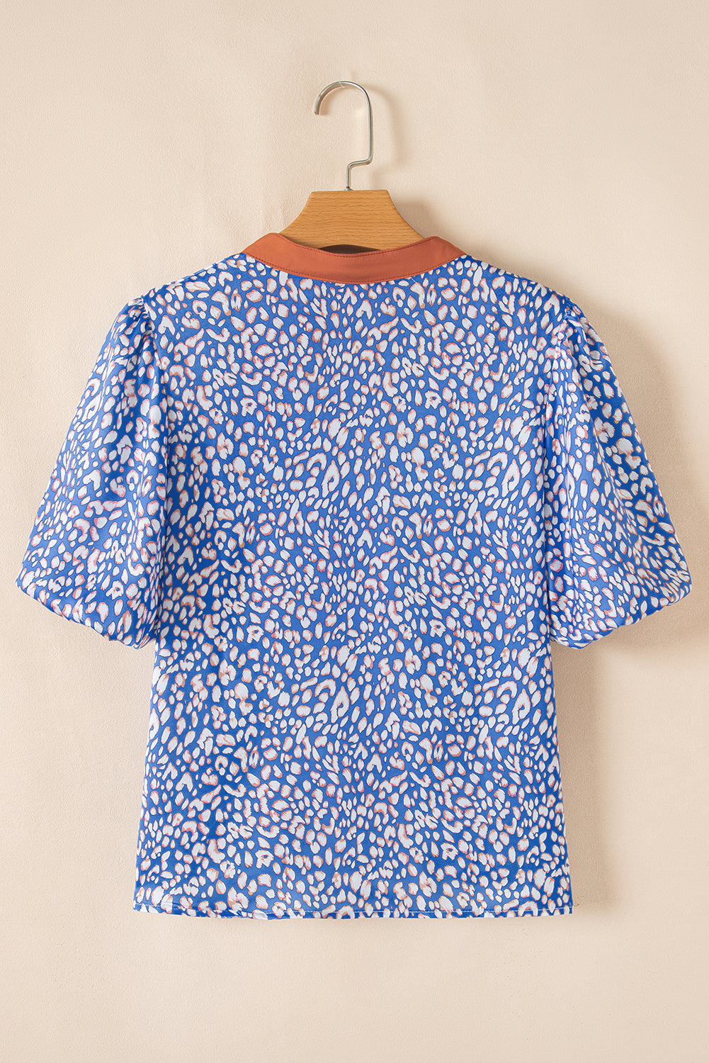 Leopard Print Spot Contrast V Neck Half Puff Sleeve Shirt