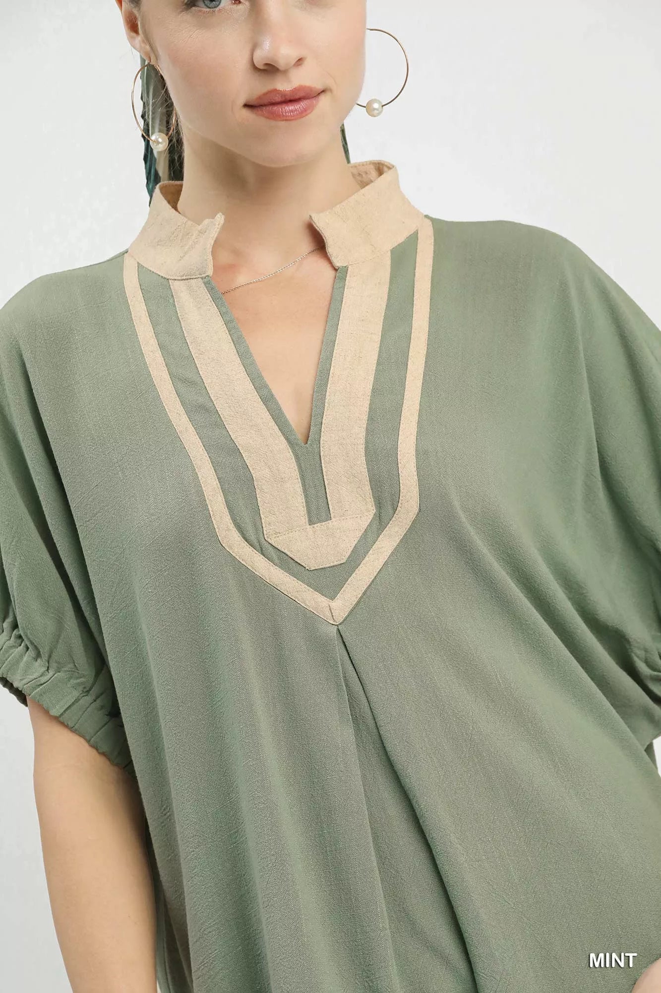 Linen Contrast Trim V-Neck Blouse