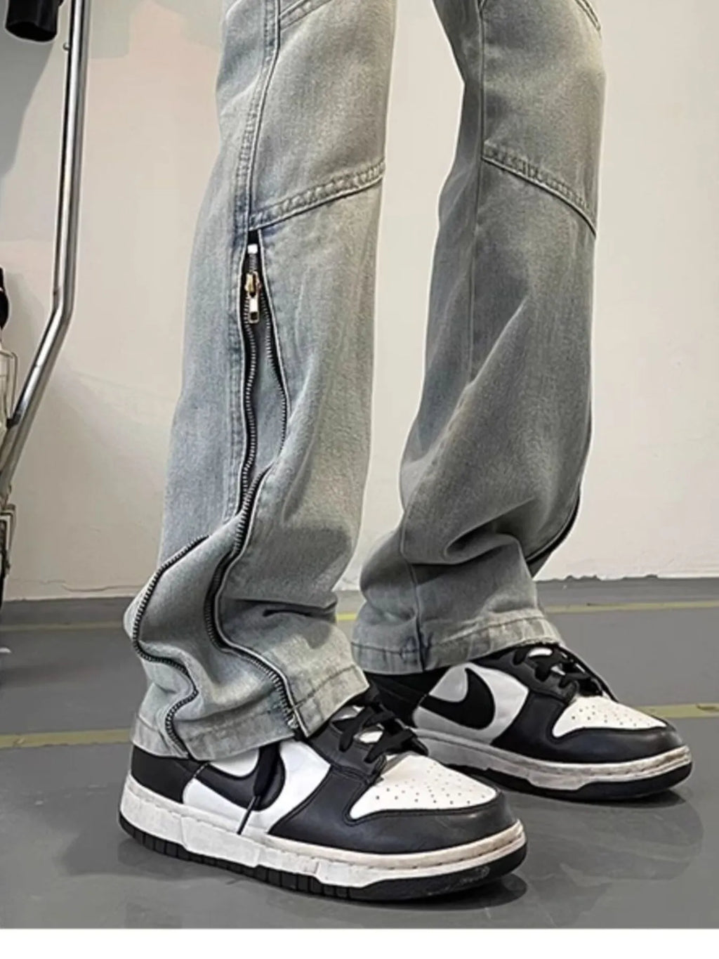 Men's Full Size Zipper Detail Relaxed Fit Jeans Plus Size